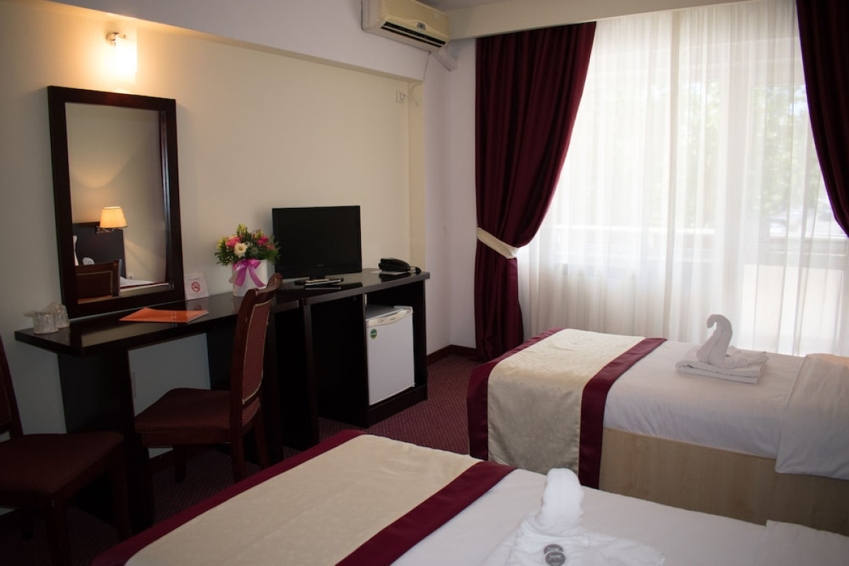 EUROPOLIS HOTEL