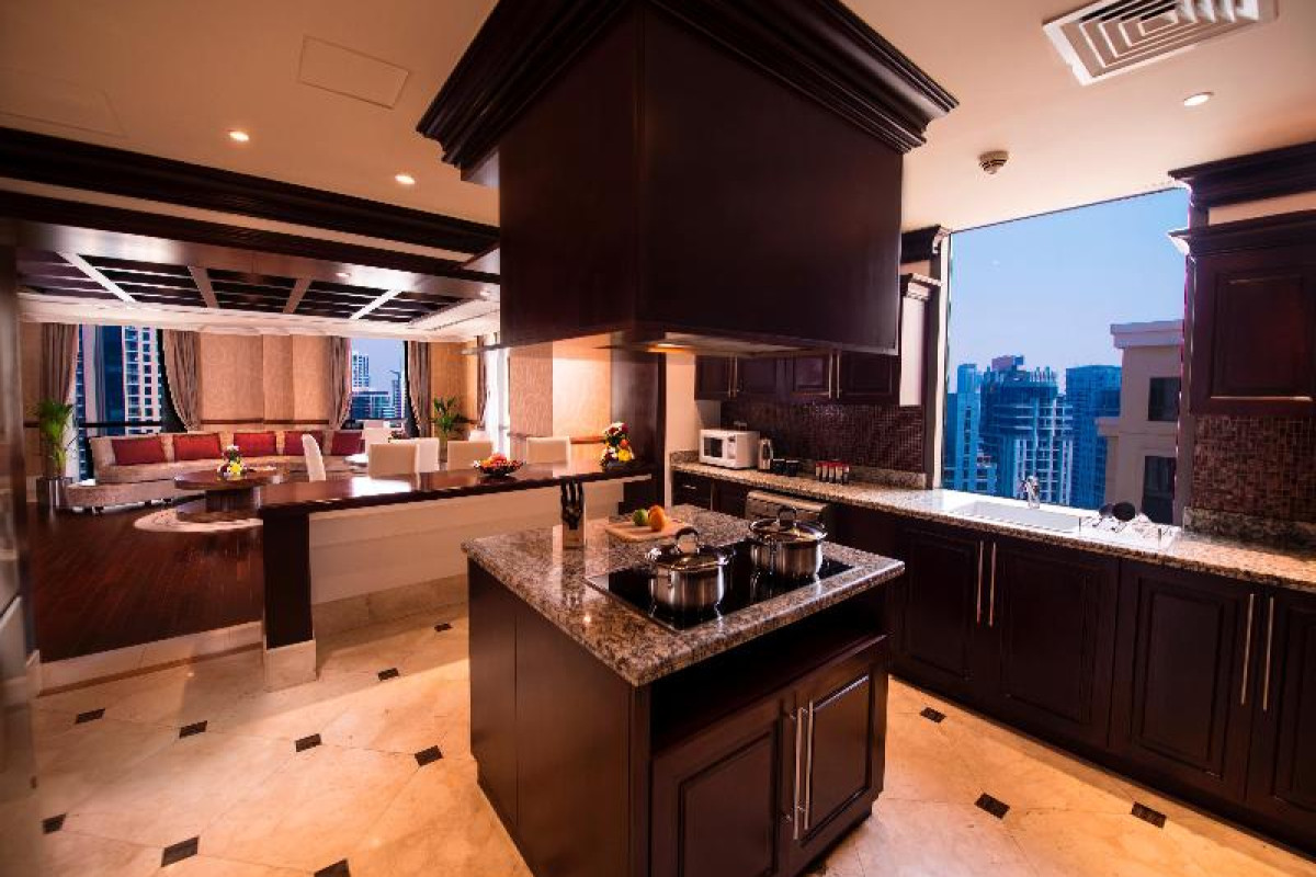 RODA AMWAJ SUITES