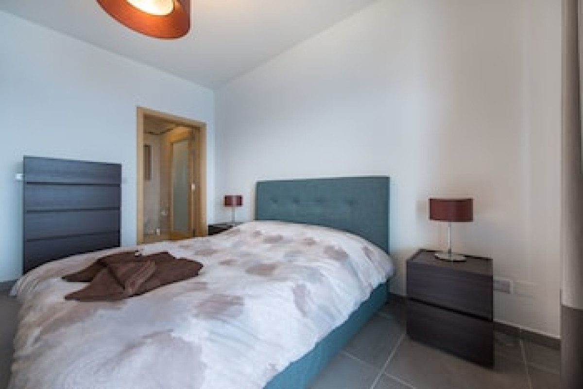 SEAFRONT LUXURY APARTMENT WITH POOL