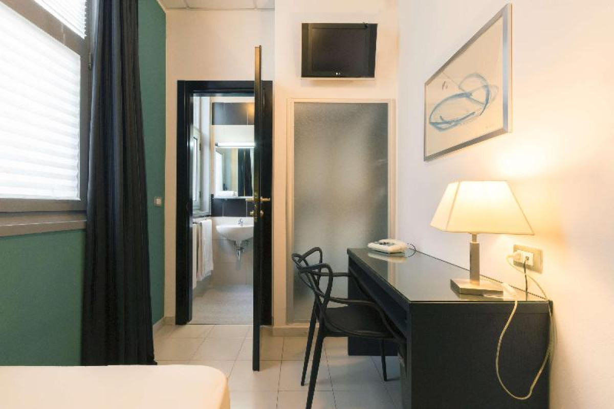 BEST WESTERN EXECUTIVE BUSINESS HOTEL