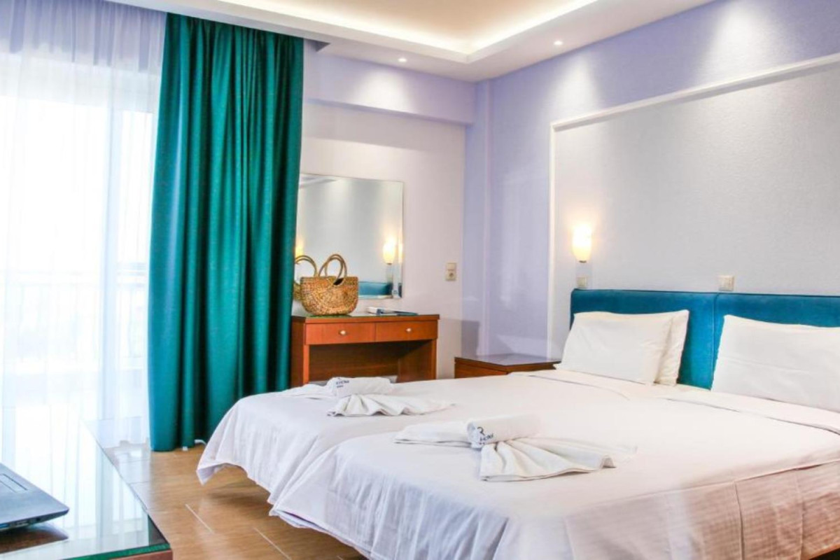 Royal Hotel Polichrono