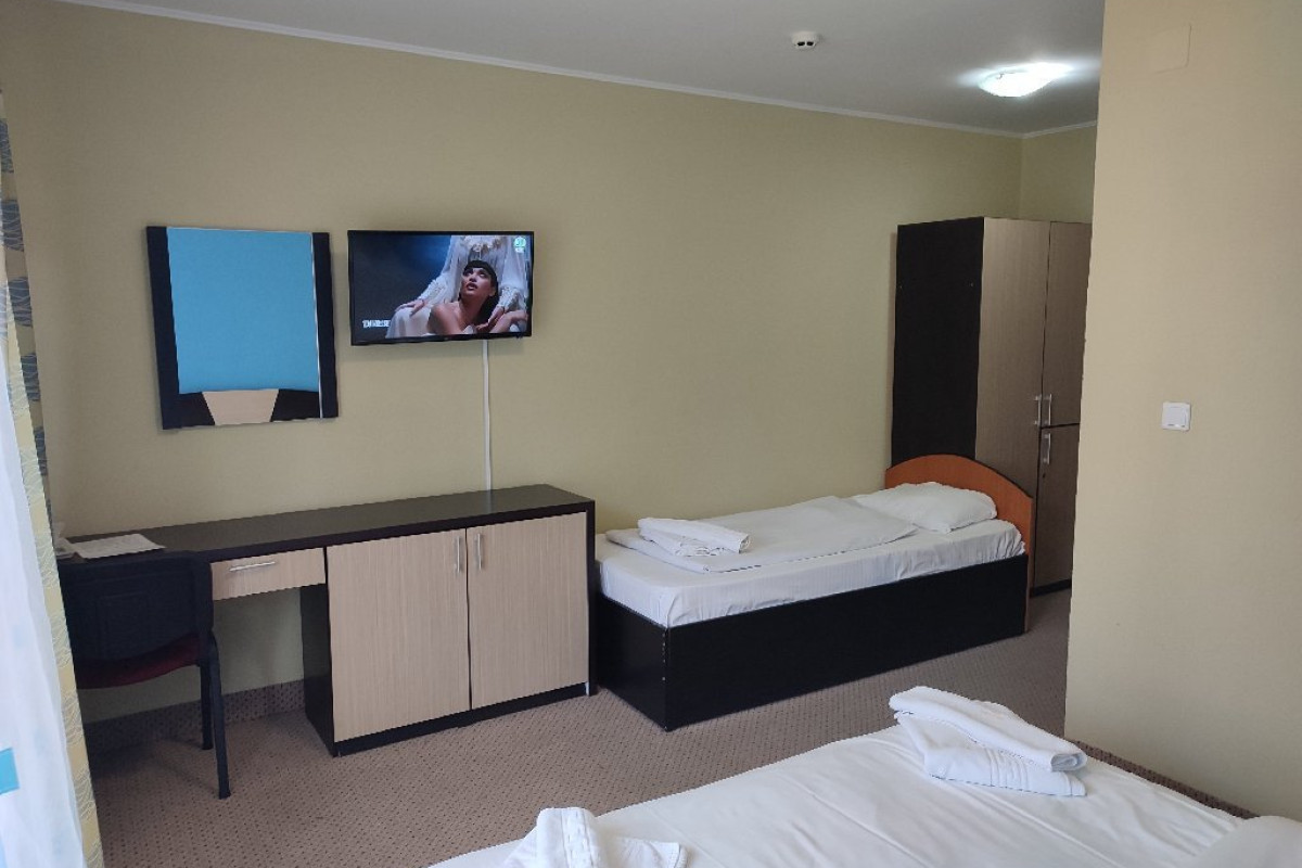 HOTEL IRI.