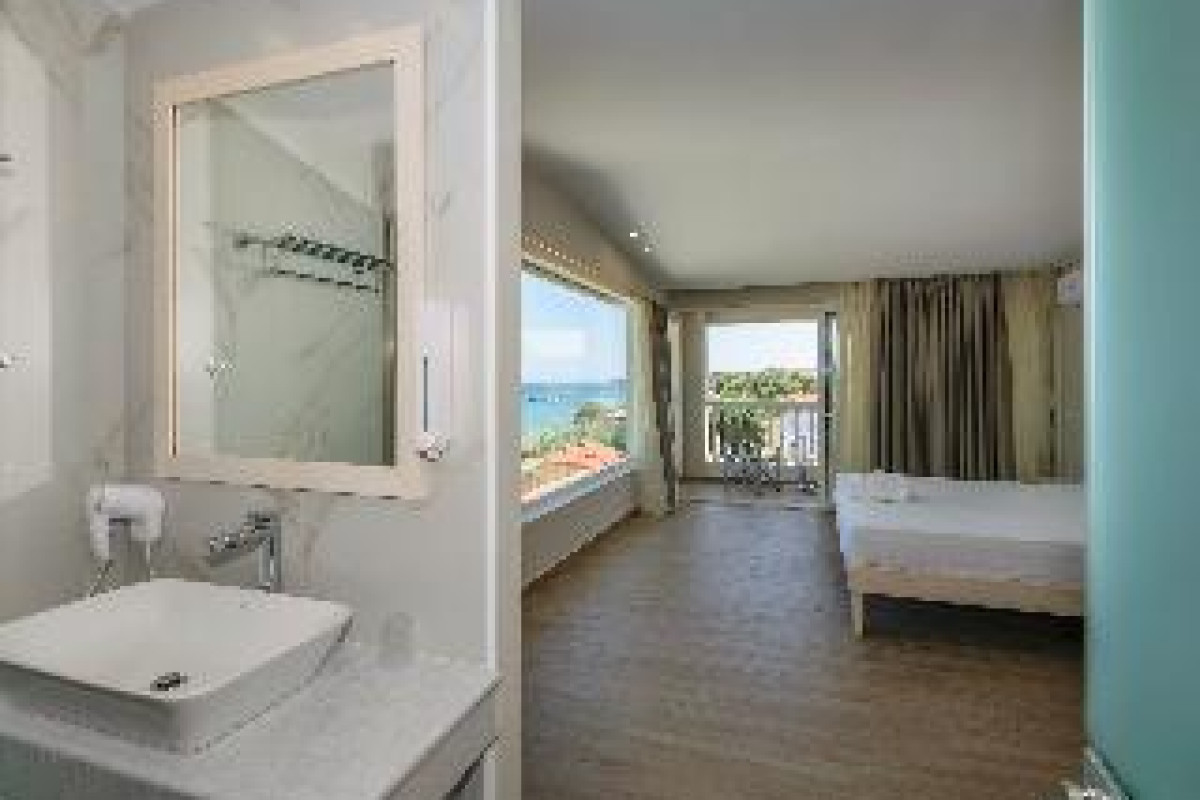 HOTEL BELUSSI BEACH