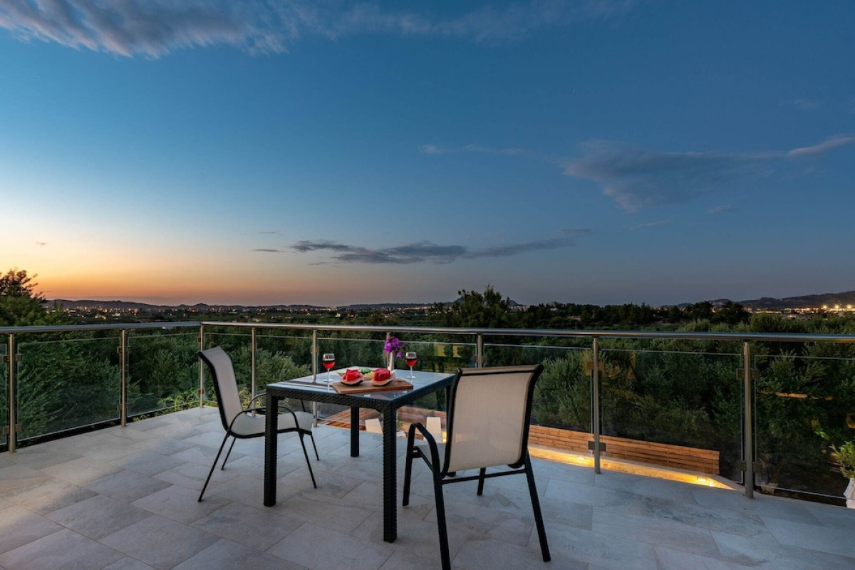 BEAUTIFUL HOUSE WITH PRIVATE POOL, PRIVACY AND SEA VIEW, NEAR Z