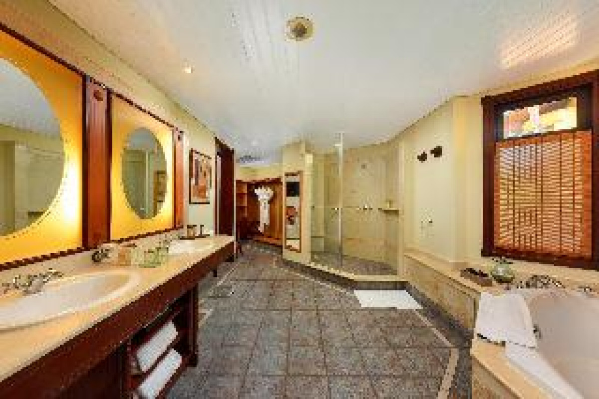 DINAROBIN BEACHCOMBER GOLF RESORT amp; SPA
