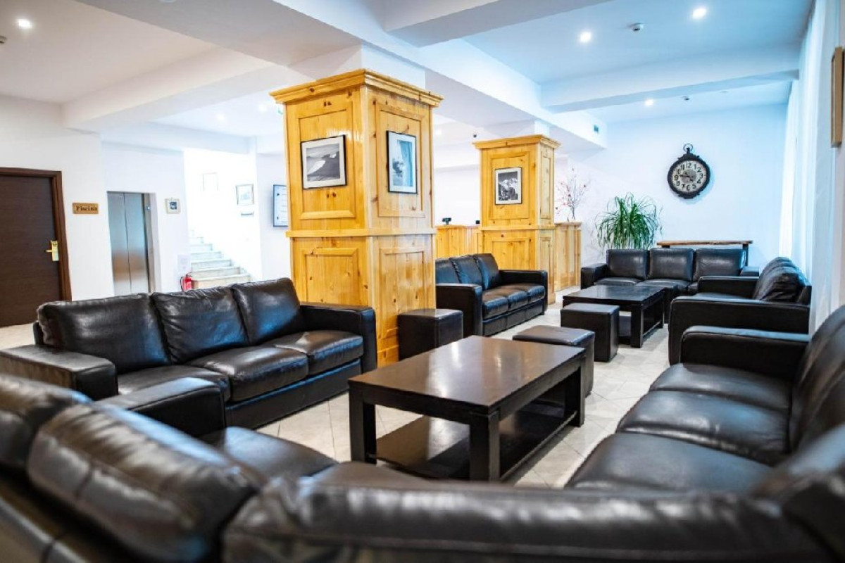 HOTEL PESTERA. - Moroeni - Parcul Natural Bucegi - Cota 1610