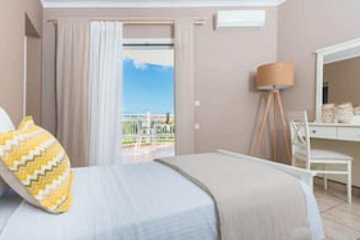 ARKADIA LUXURY HOTEL APARTMENTS