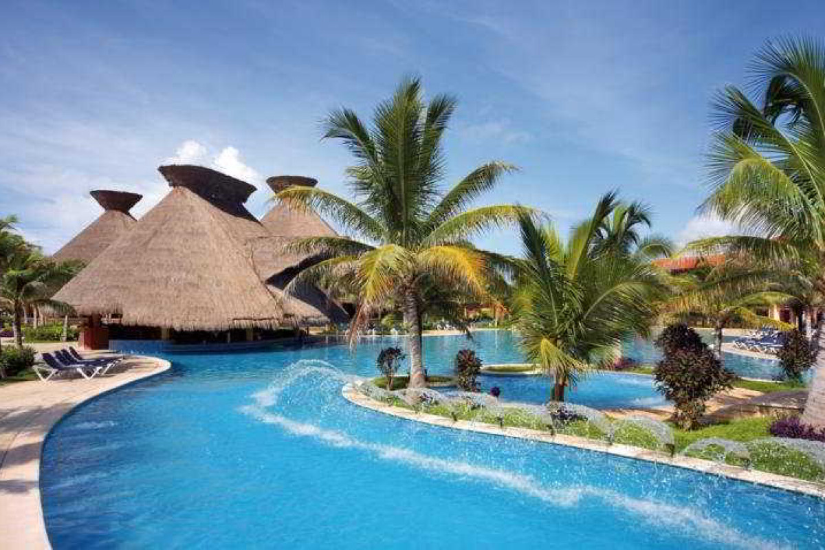 Barcelo Maya Colonial