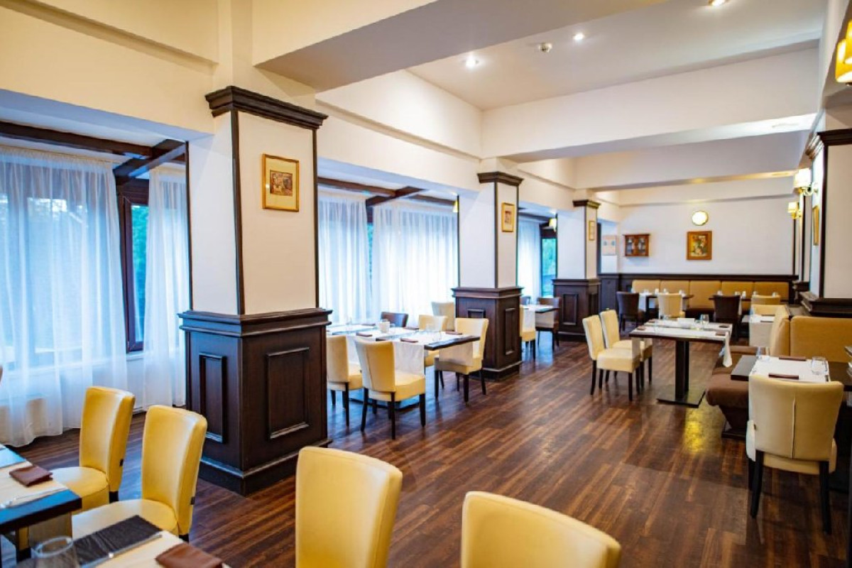 HOTEL PESTERA. - Moroeni - Parcul Natural Bucegi - Cota 1610