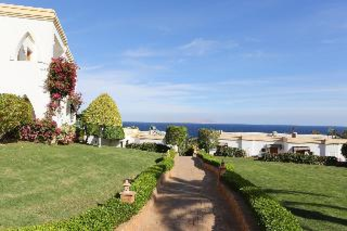 CLUB REEF RESORT