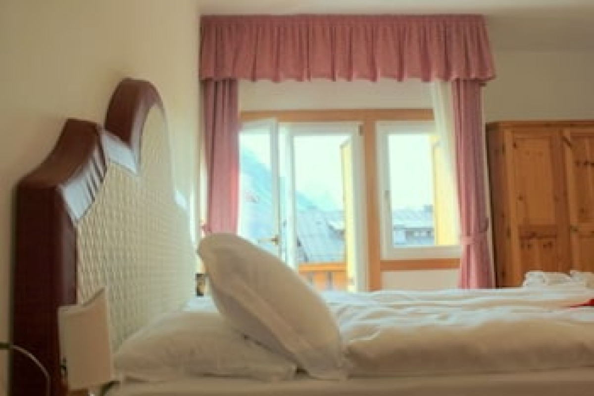 HOTEL ROYAL