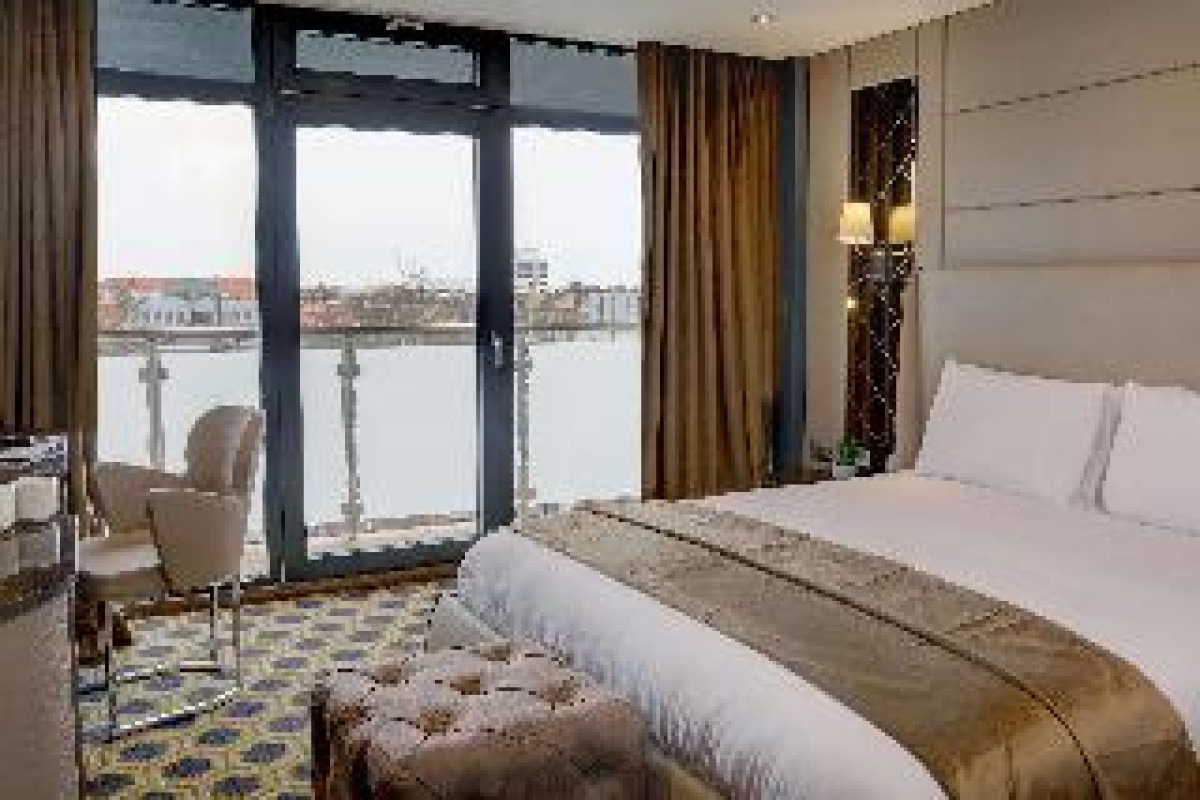 BW Signature Collection Putney Hotel