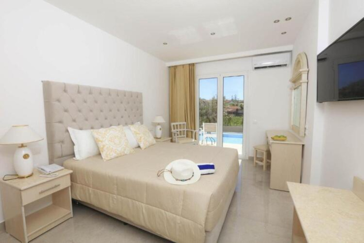 Cavomarina Beach Hotel