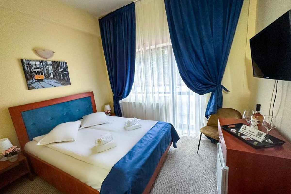 HOTEL PIN