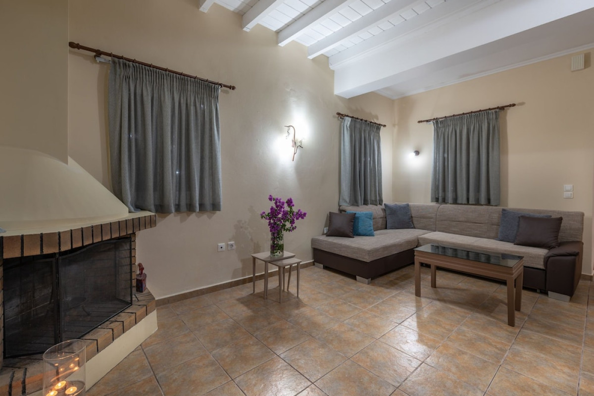 BEAUTIFUL HOUSE WITH PRIVATE POOL, PRIVACY AND SEA VIEW, NEAR Z
