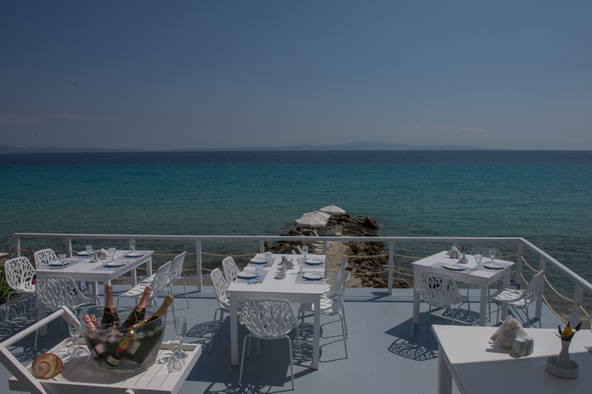 White Suites Resort