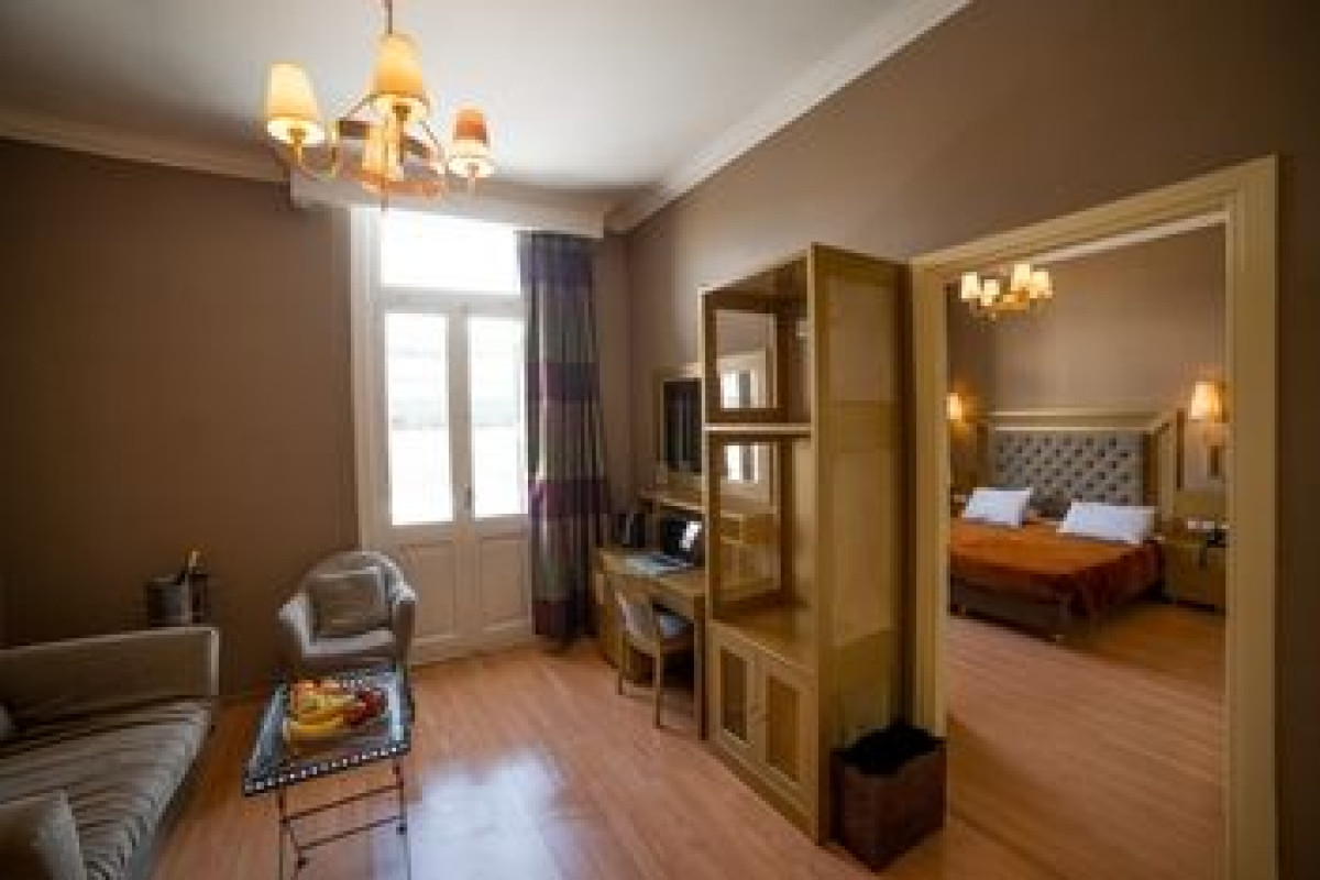 DELPHI ART HOTEL