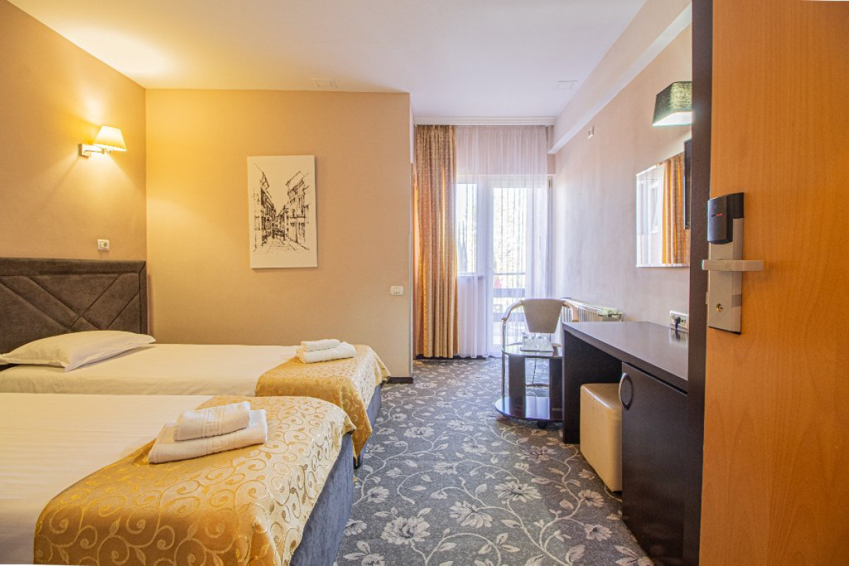 HOTEL CASA MURESAN.