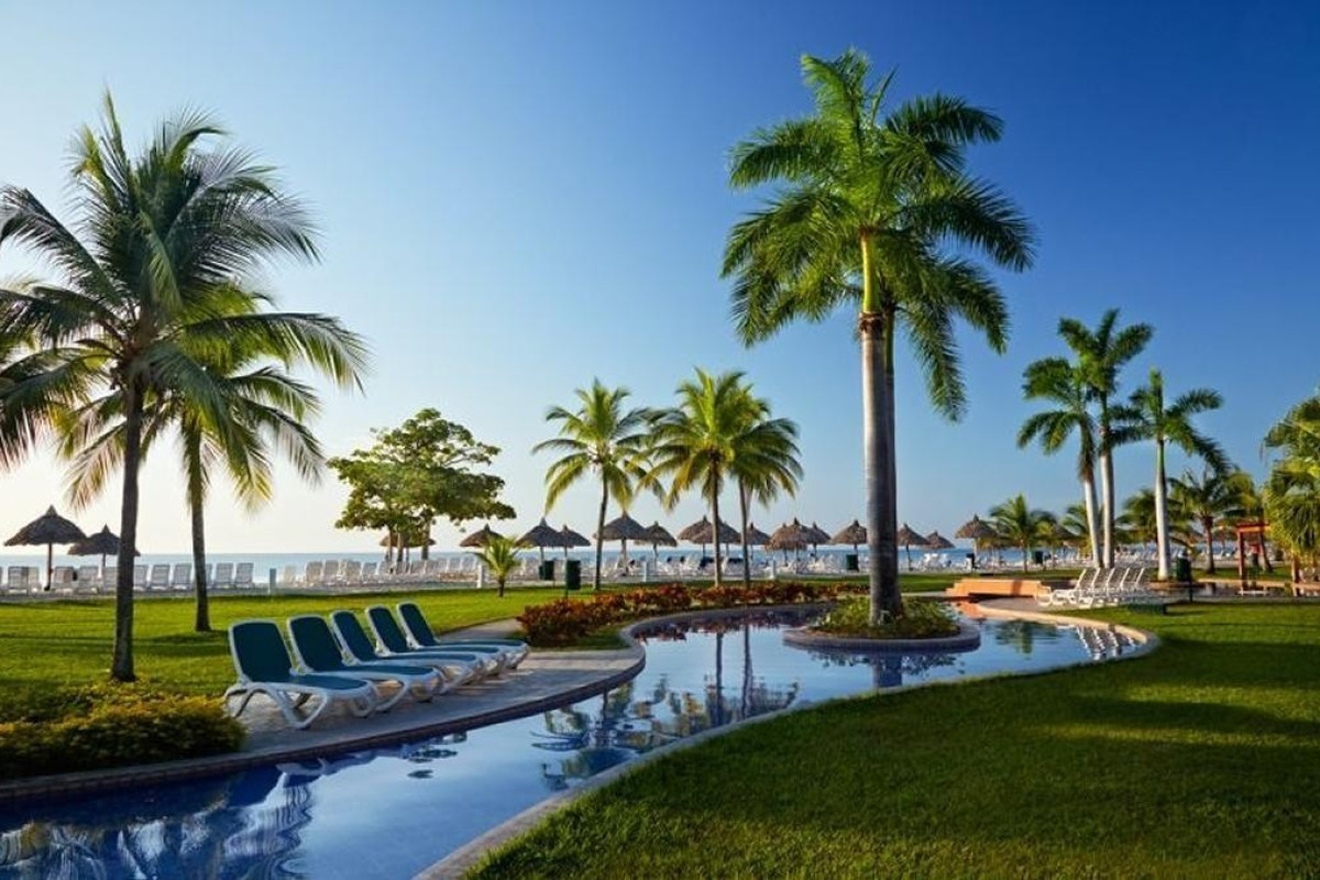Combo Gamboa Rainforest Resort si Royal Decameron