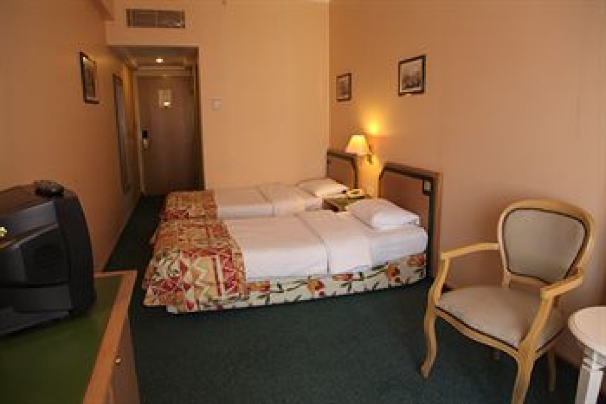 SERES HOTEL