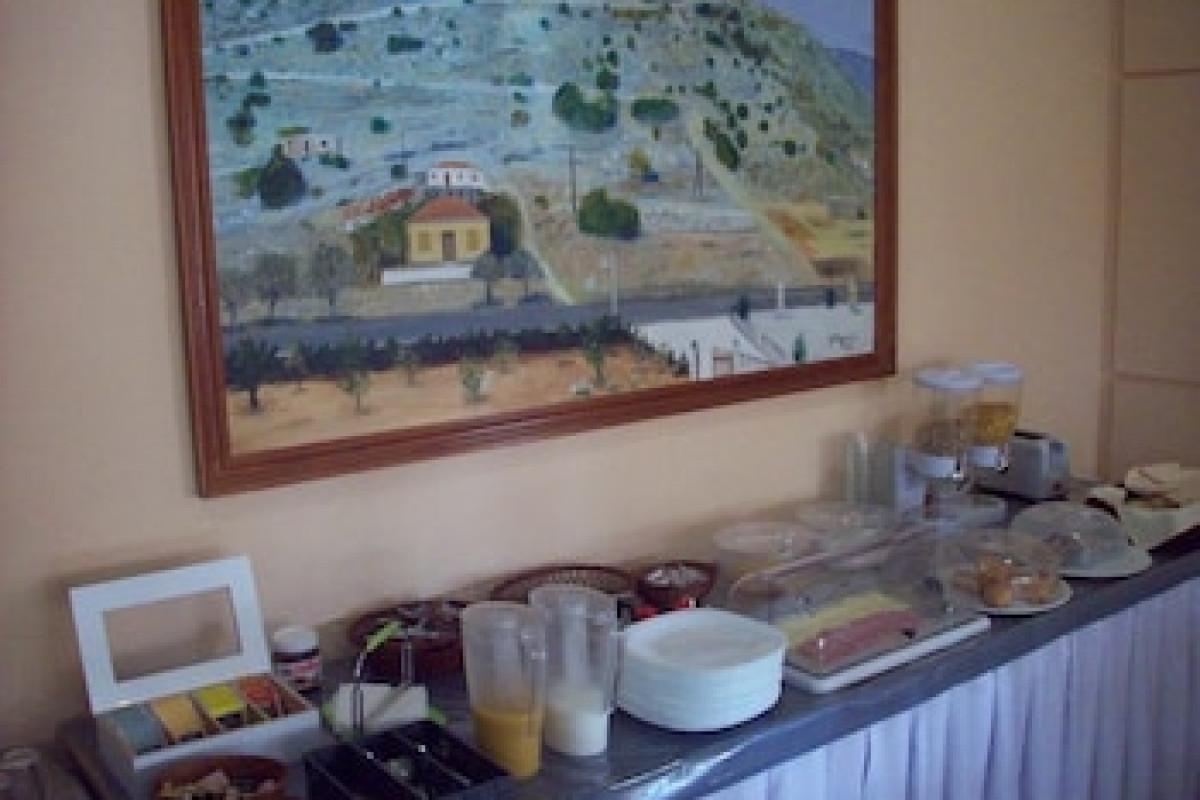 IONIS HOTEL