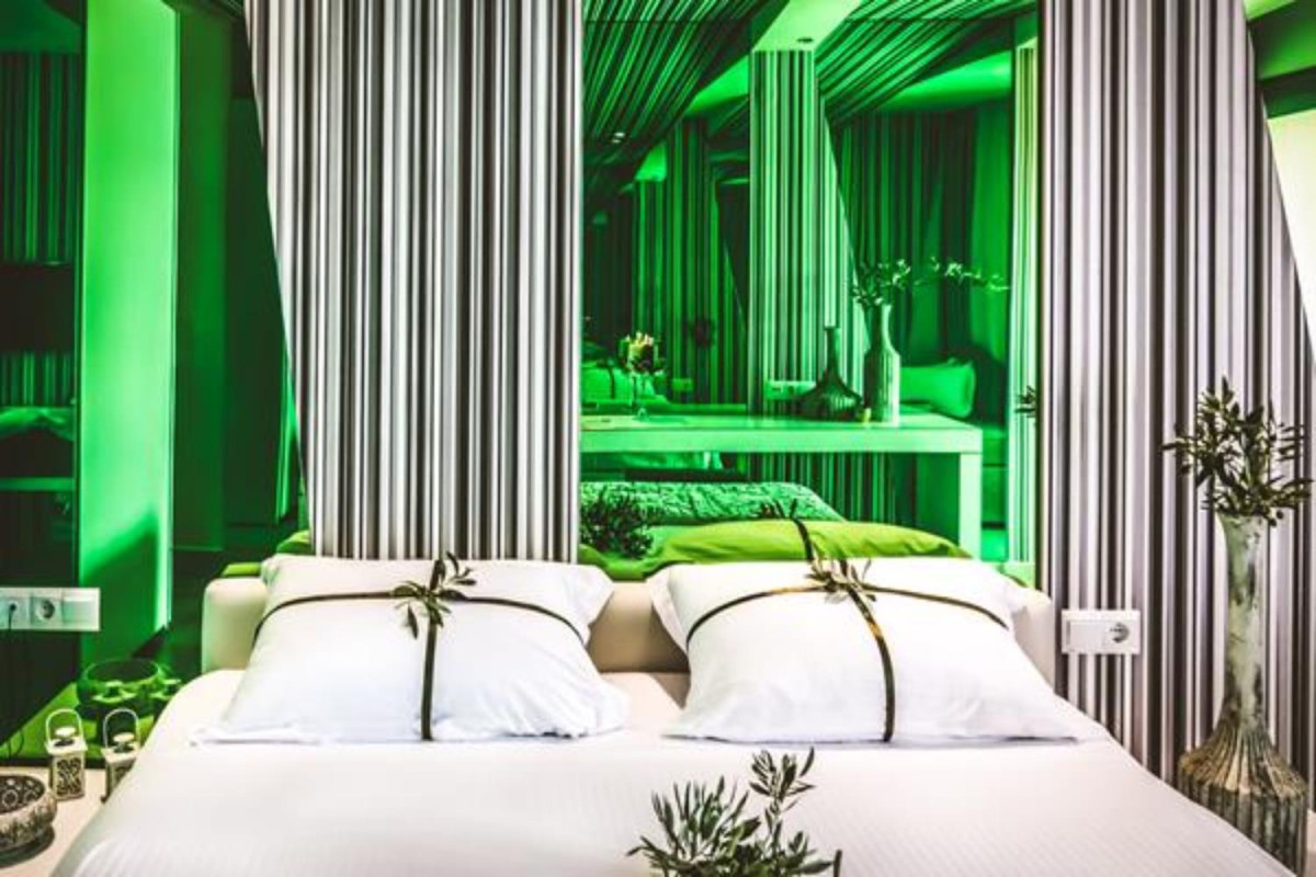 Notos Deluxe Suites