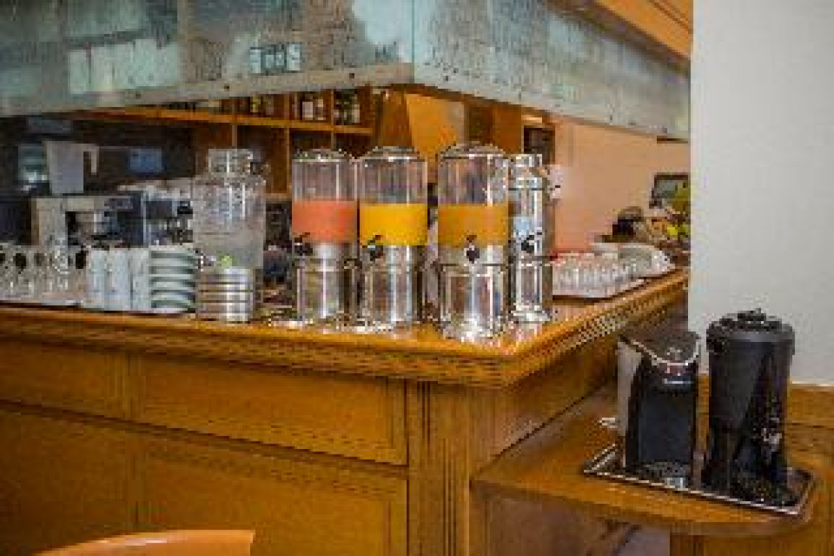 IONIAN PLAZA HOTEL