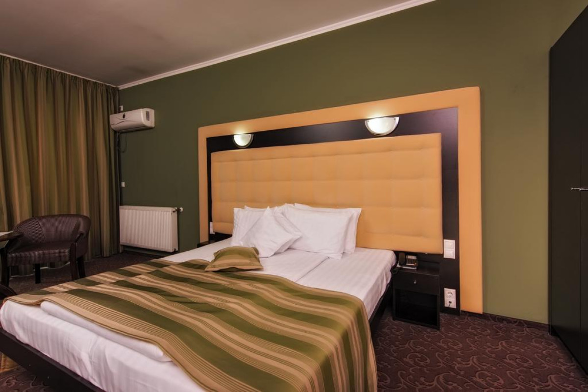HOTEL OZANA