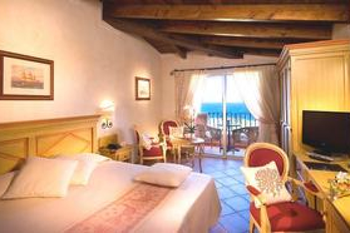COLONNA RESORT