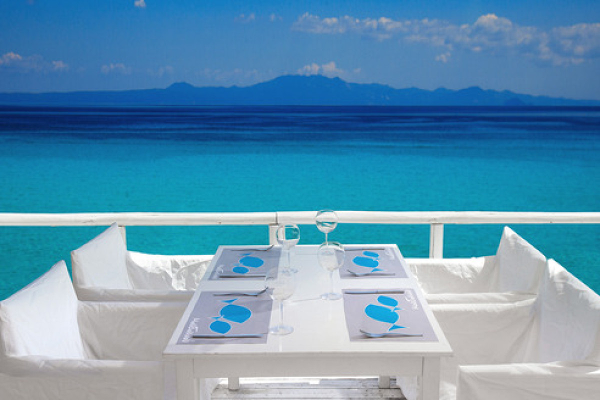 White Suites Resort