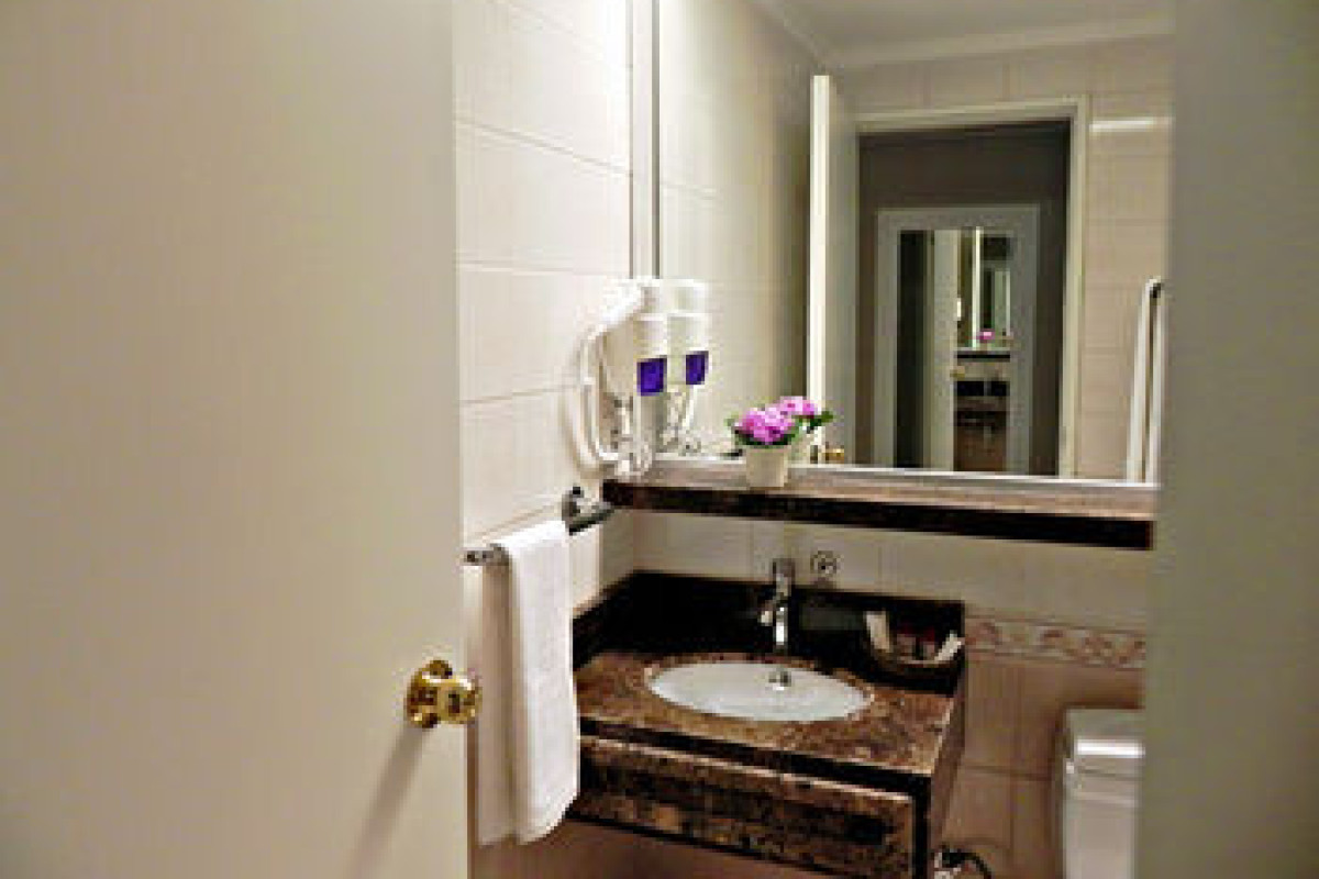 SERES HOTEL
