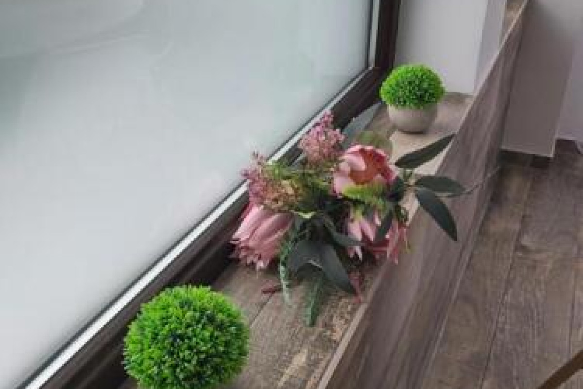 ACCENT HOUSE