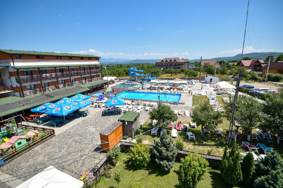 PENSIUNEA HOLIDAY