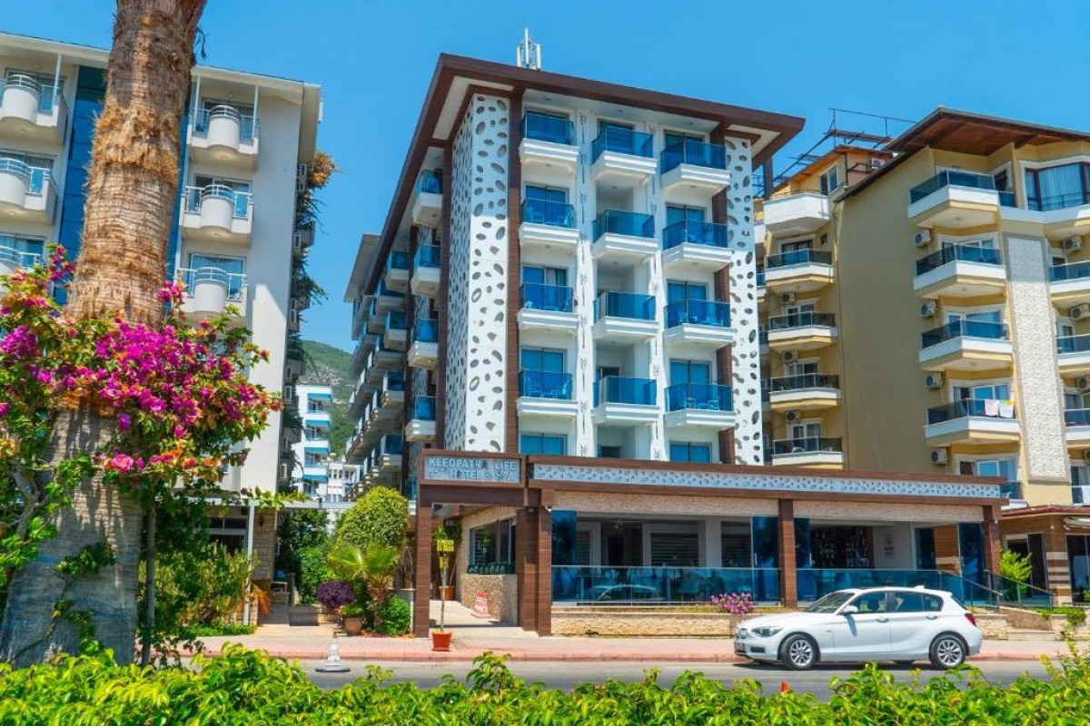 XPERIA KLEOPATRA LIFE HOTEL