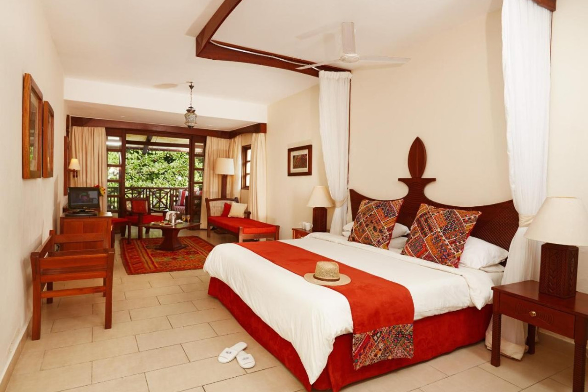 Neptune Beach Resort and Safari Tsavo Explorer RO