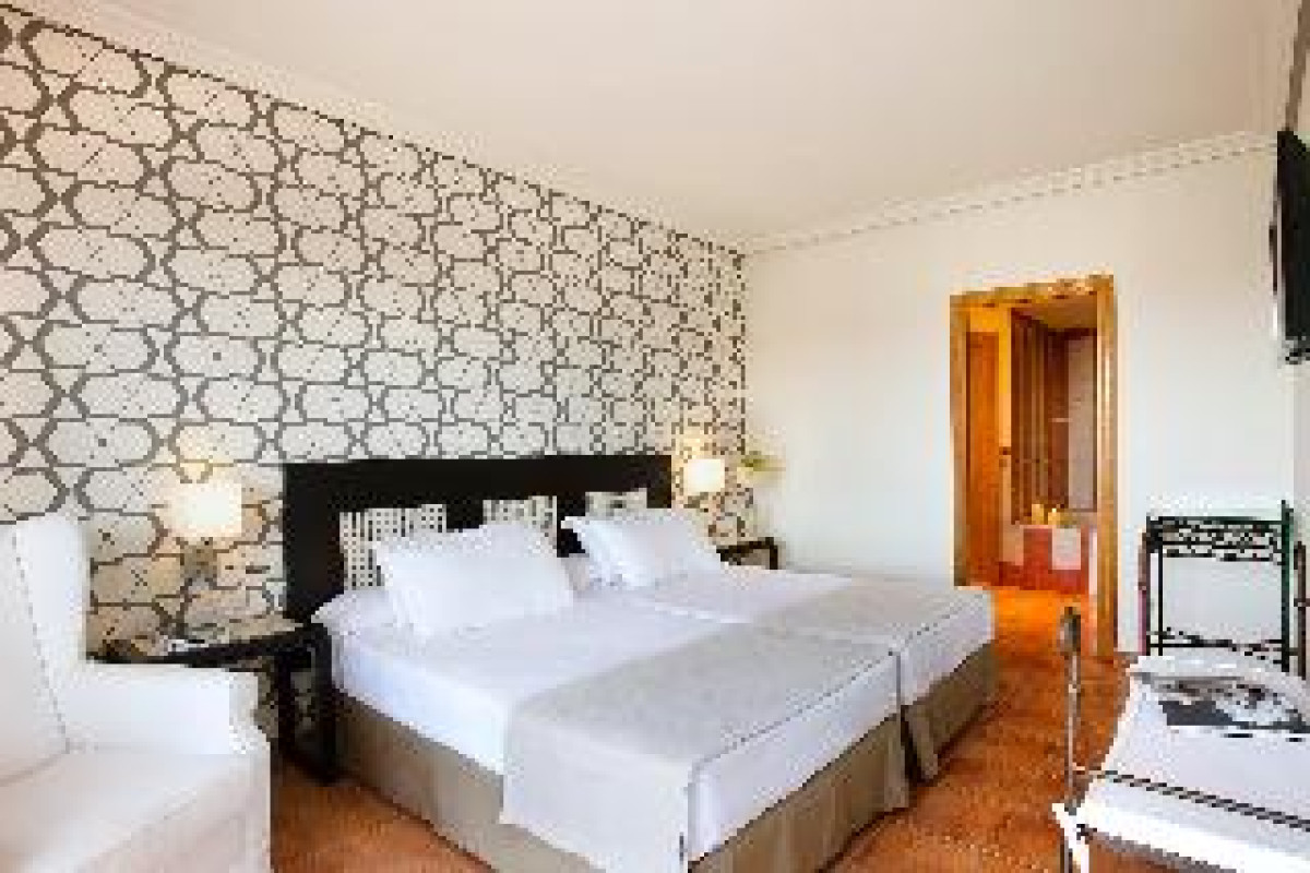 H10 SALAURIS PALACE