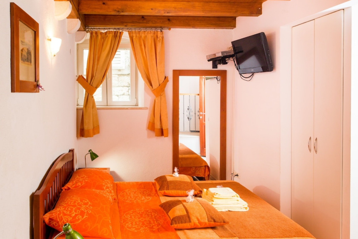 APARTMENTS IVANA
