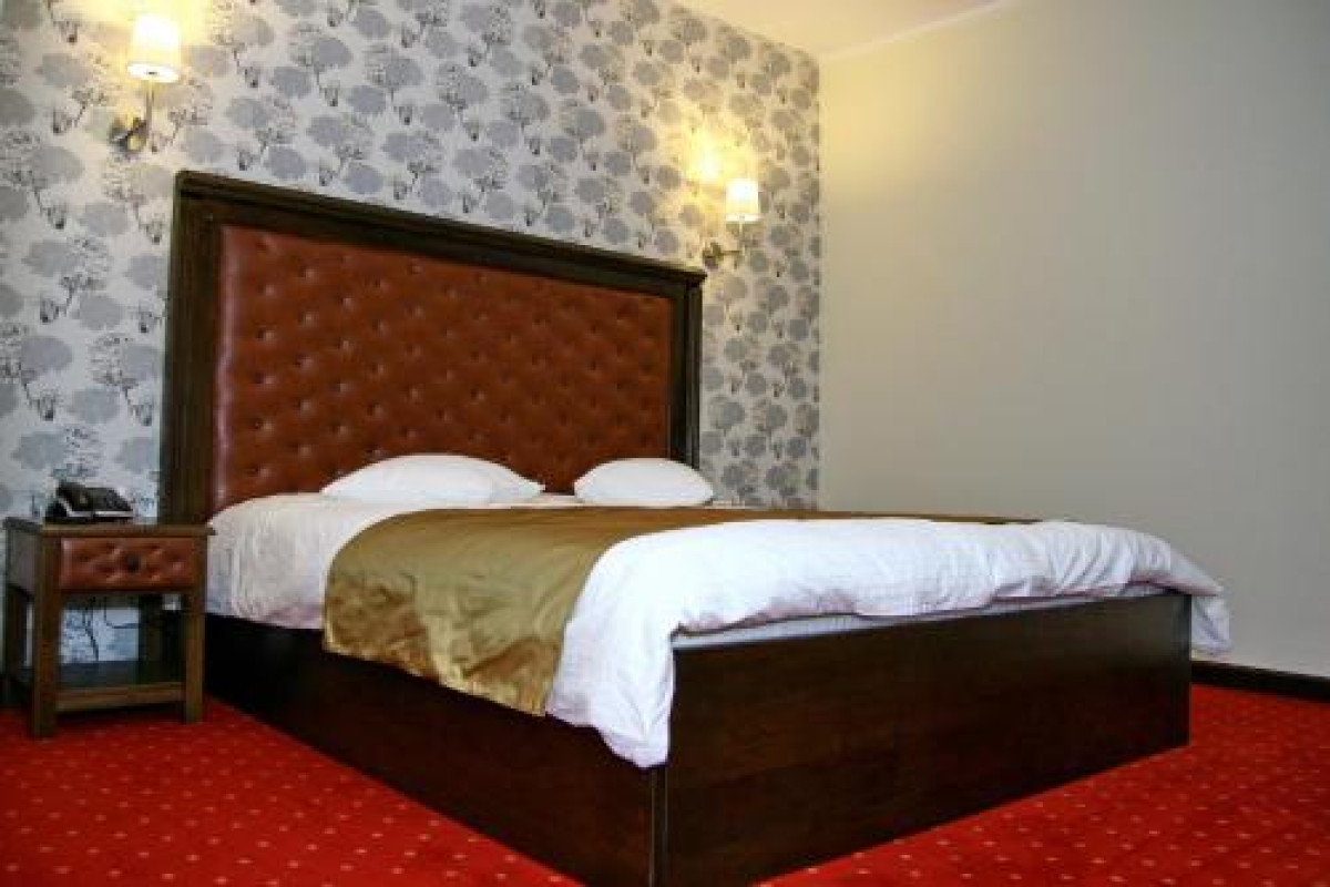 CITY HOTEL