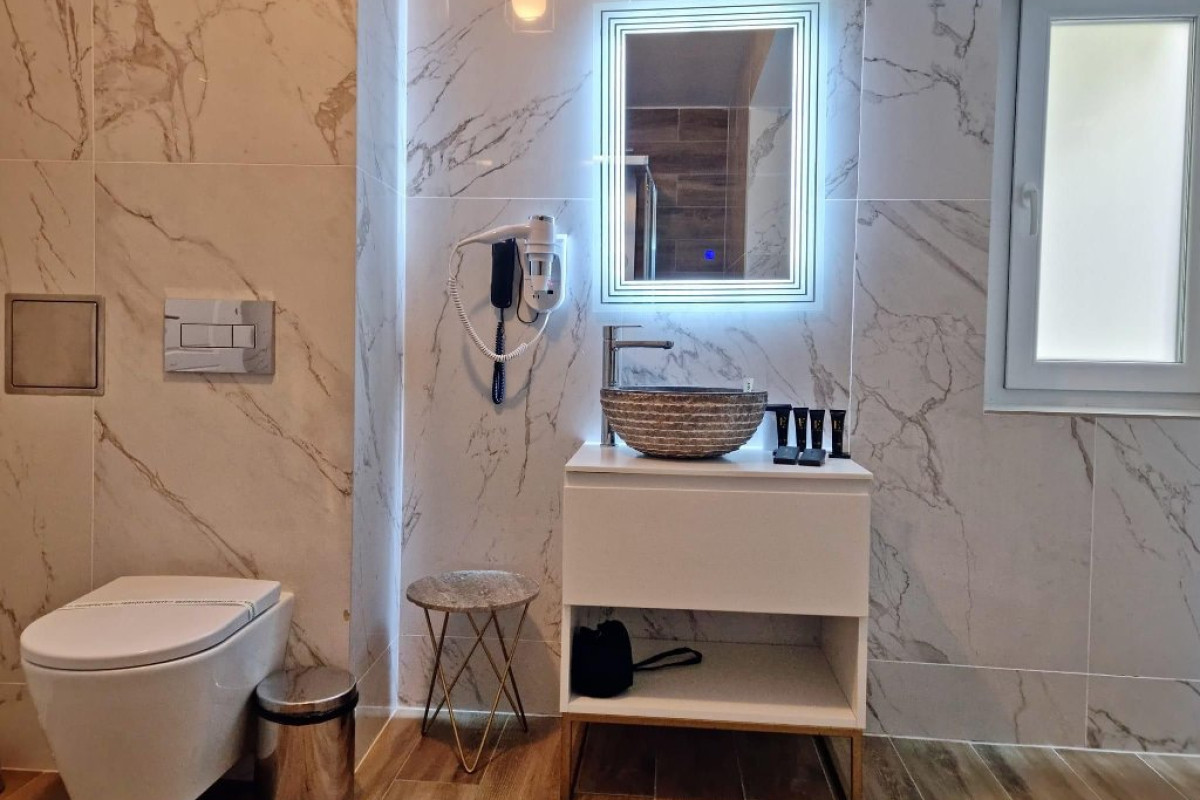 HOTEL ELEXUS PREDEAL