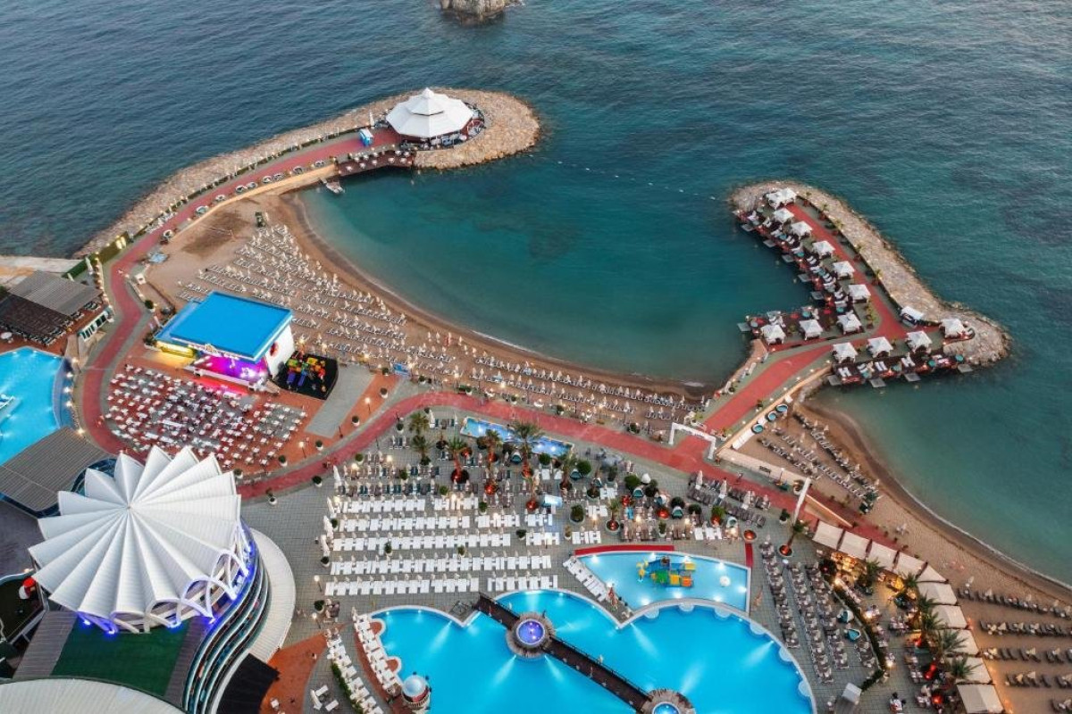 Granada Luxury Resort