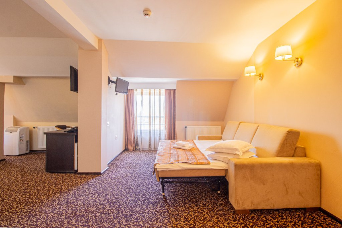 HOTEL CASA MURESAN.