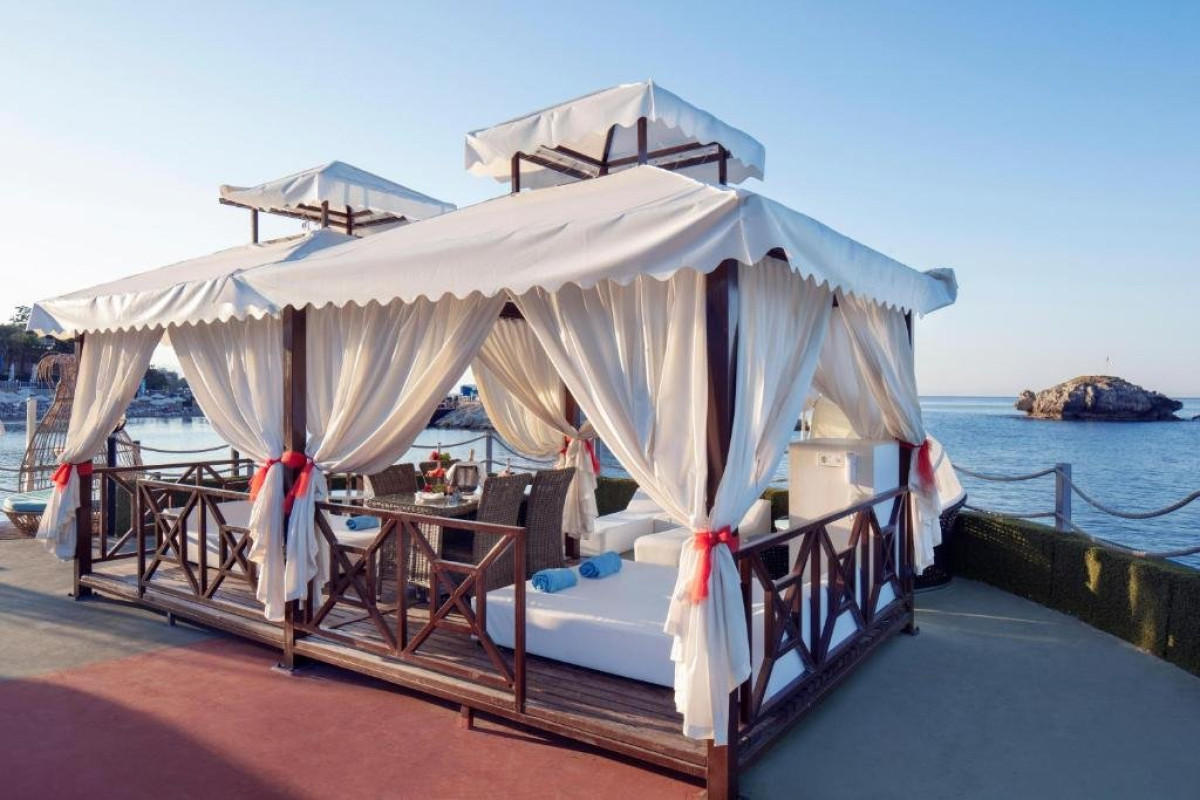 Granada Luxury Resort