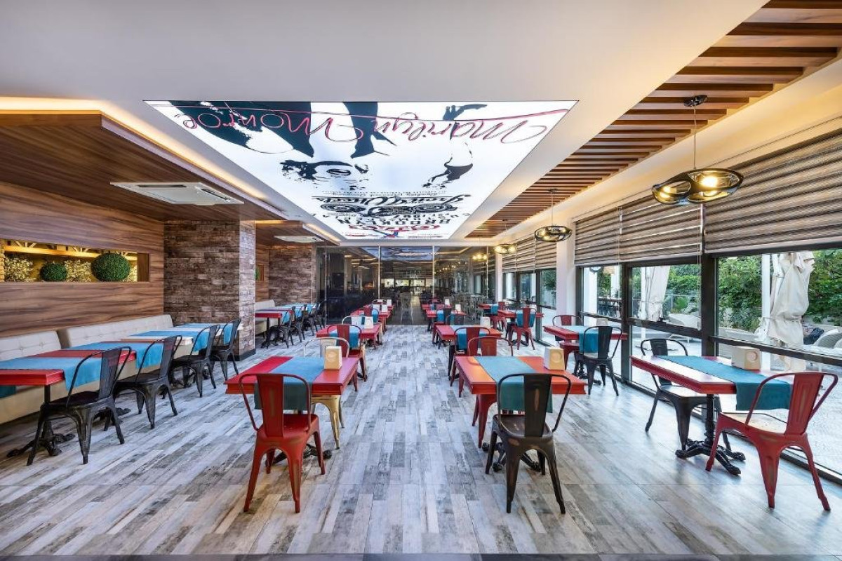 White City Beach Hotel