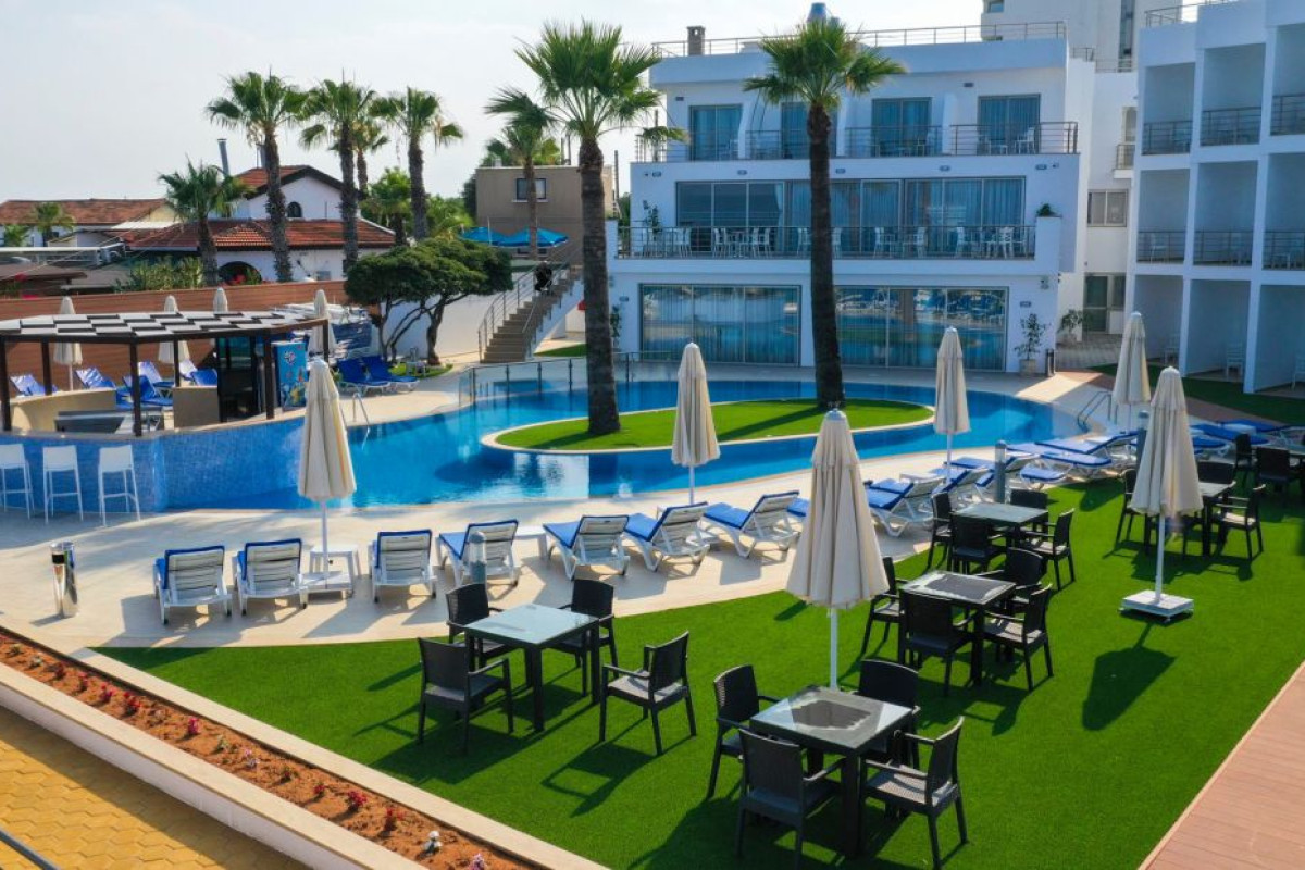Mimoza Beach Hotel