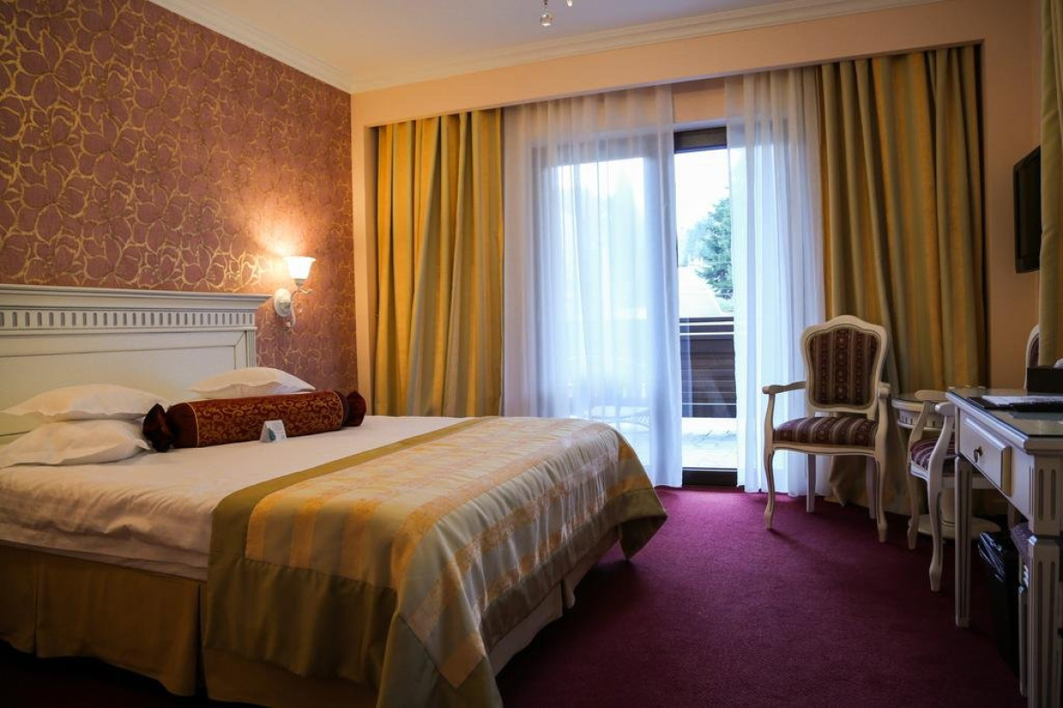 HOTEL FOISORUL CU FLORI