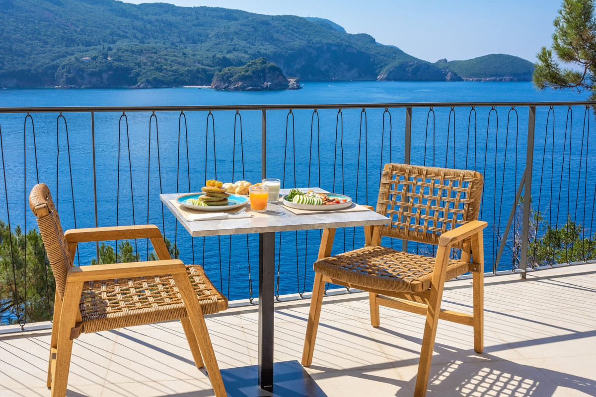 Akrotiri Beach Hotel