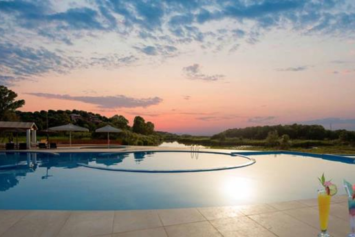 Ninos Laguna Holiday Resort