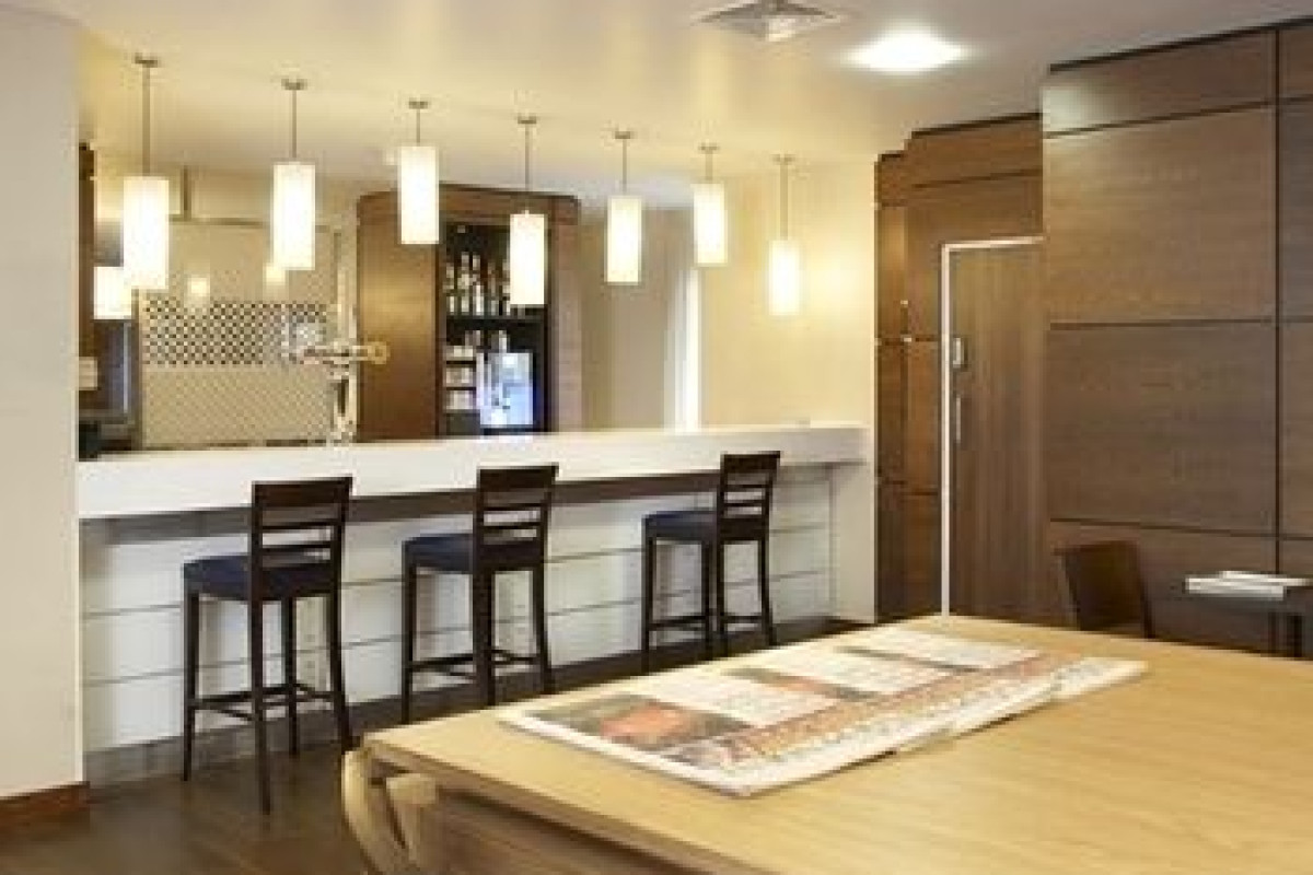 HAMPTON BY HILTON