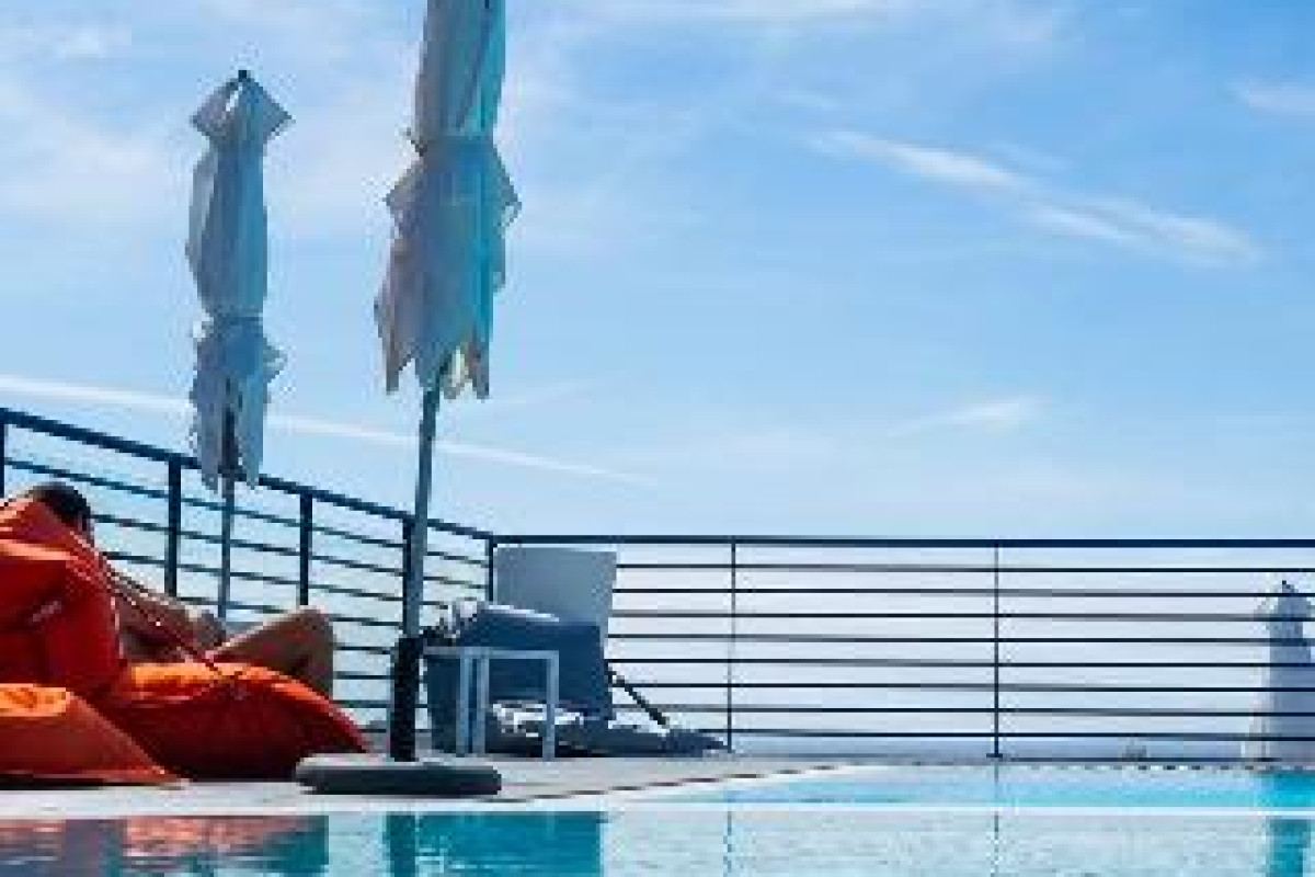 TERRACE MAR SUITE