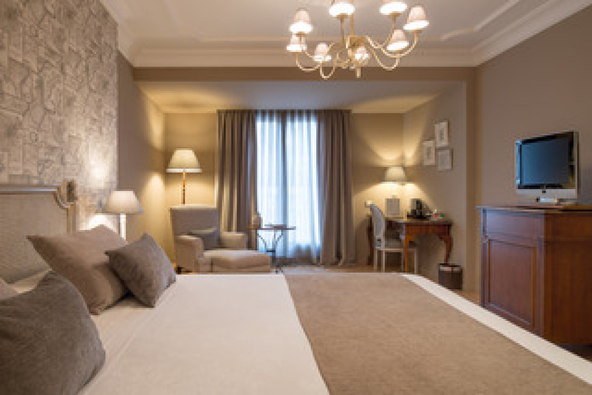 VINCCI LYS HOTEL